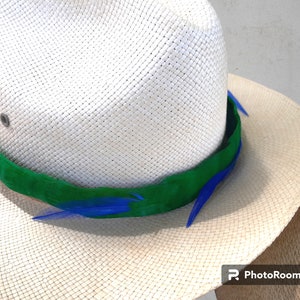 Kelly Green Goose Feather Hat Band with Rooster Accent, Hawaiian Feather Hatband, Maui Feather Lei, Lei Humu Papa, Custom Made on Maui, Gift