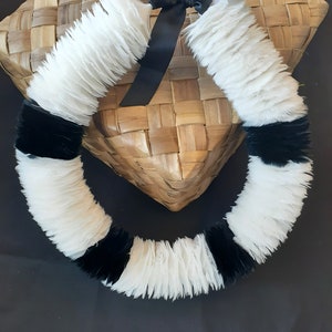 Lei Hulu Kamoe - Etsy