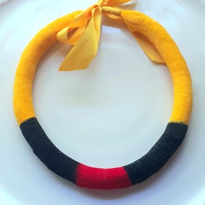 Lei Hulu Kamoe - Etsy