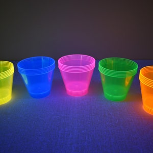 Glo Pro Glow Party 20 Count 16oz Multicolor Light up Party Cups. 