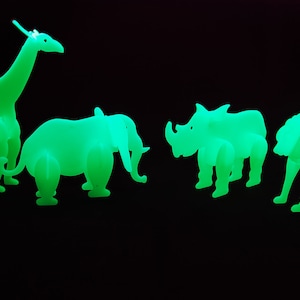 DirectGlow Glow in The Dark Build it Yourself 3D Safari Animals Fun for Kids Room Decor