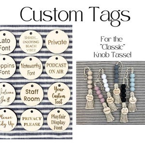 クラシックノブタッセル用カスタム彫刻入り木製タグ1個 | カスタムオフィスサイン | パーソナライズドアサイン | カスタムサイン | 彫刻入りドアサイン