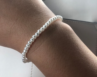 Pearl Stretch Bracelet main image 1