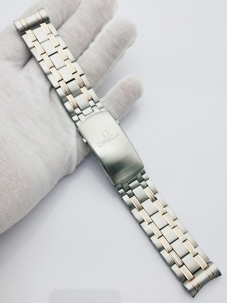 Omega seamaster diver 300m bracelet deals