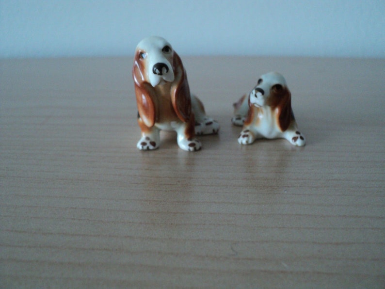2 Miniature Beagle Figurines Vintage Etsy