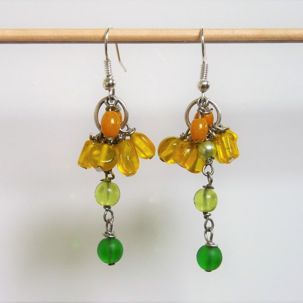 Poussin - Boucles d'oreille en grappe, perles verre, perles verre jaunes, perles verre vertes