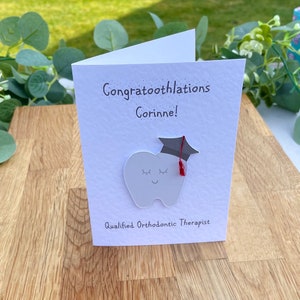 Carte de félicitations personnalisée pour thérapeute orthodontique qualifié, réussite aux examens, médecine dentaire, remise des diplômes d'orthothérapeute