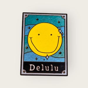 Aimant en bois peint à la main inspiré des cartes de tarot Delulu, aimant pour réfrigérateur XL, cadeaux originaux, cadeaux de nouveauté, cadeau humour drôle