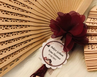 Kraf - Our wedding fans will allow your guests to cool off on those long,  warm days during your wedding ceremony!👰🏻🤵Our fans are offered in  sandalwood, and silk, and make the loveliest