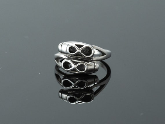 Sterling Silver ballet ring. Sterling Silver ballet ring.
