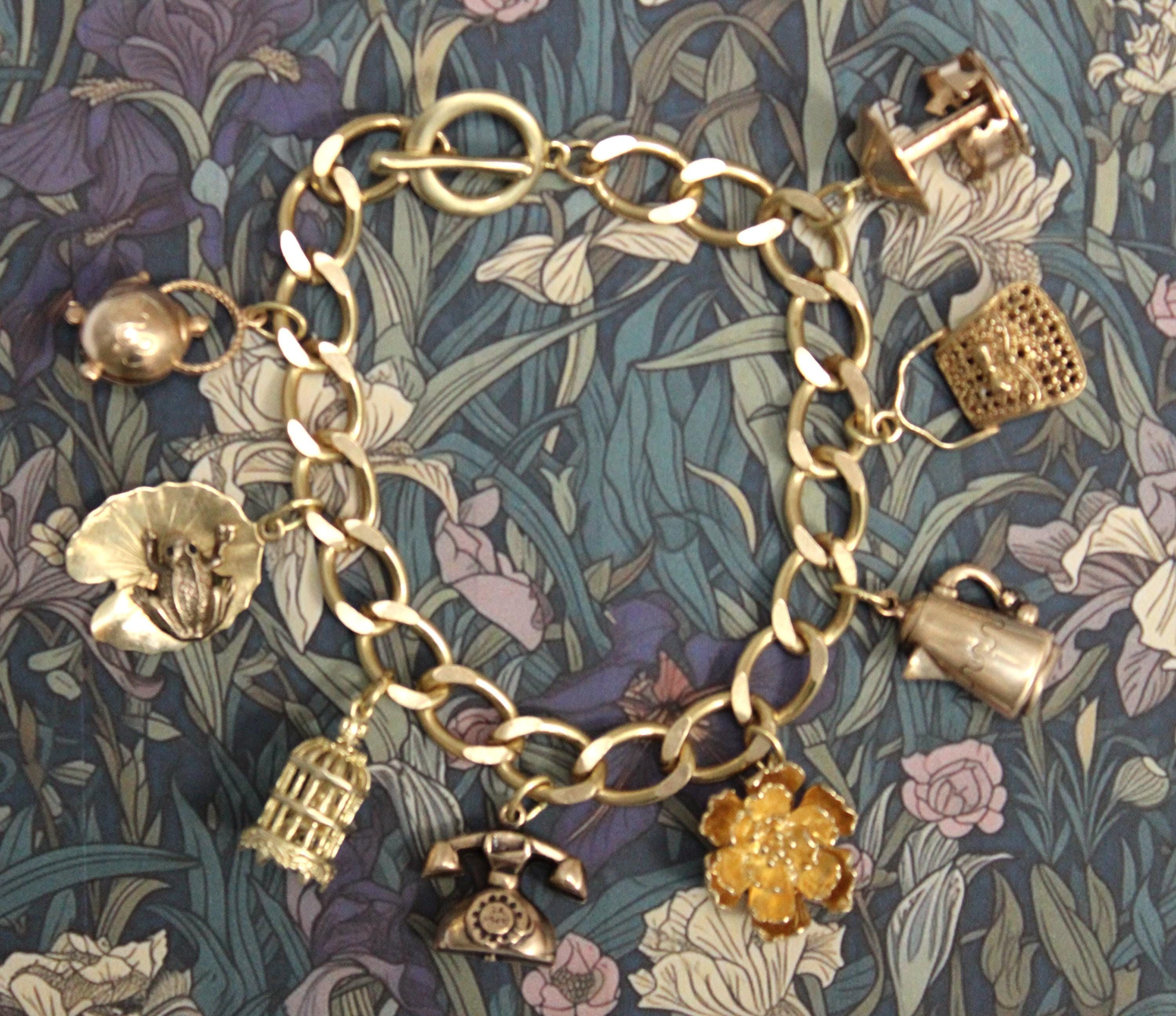 Vintage Chunky Gold Charm Bracelet - Etsy
