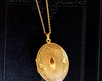 Vintage Oval Brass Locket on a Fine Faceted Brass Chain