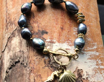 Baroque Pearl and Brass Beaded Bracelet