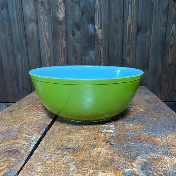 Pyrex 404 Olive Green 4 Qt  Nesting Bowl