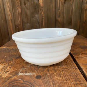 Hazel Atlas 7&#39;&#39; Ribbed White Milk Glass Mixing Bowl