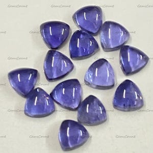 Natuurlijke ioliet biljoen cabochon 5-6 mm • Violetblauwe driehoek edelstenen • Glad gepolijste ioliet hulzen • Lot benodigdheden voor het maken van sieraden