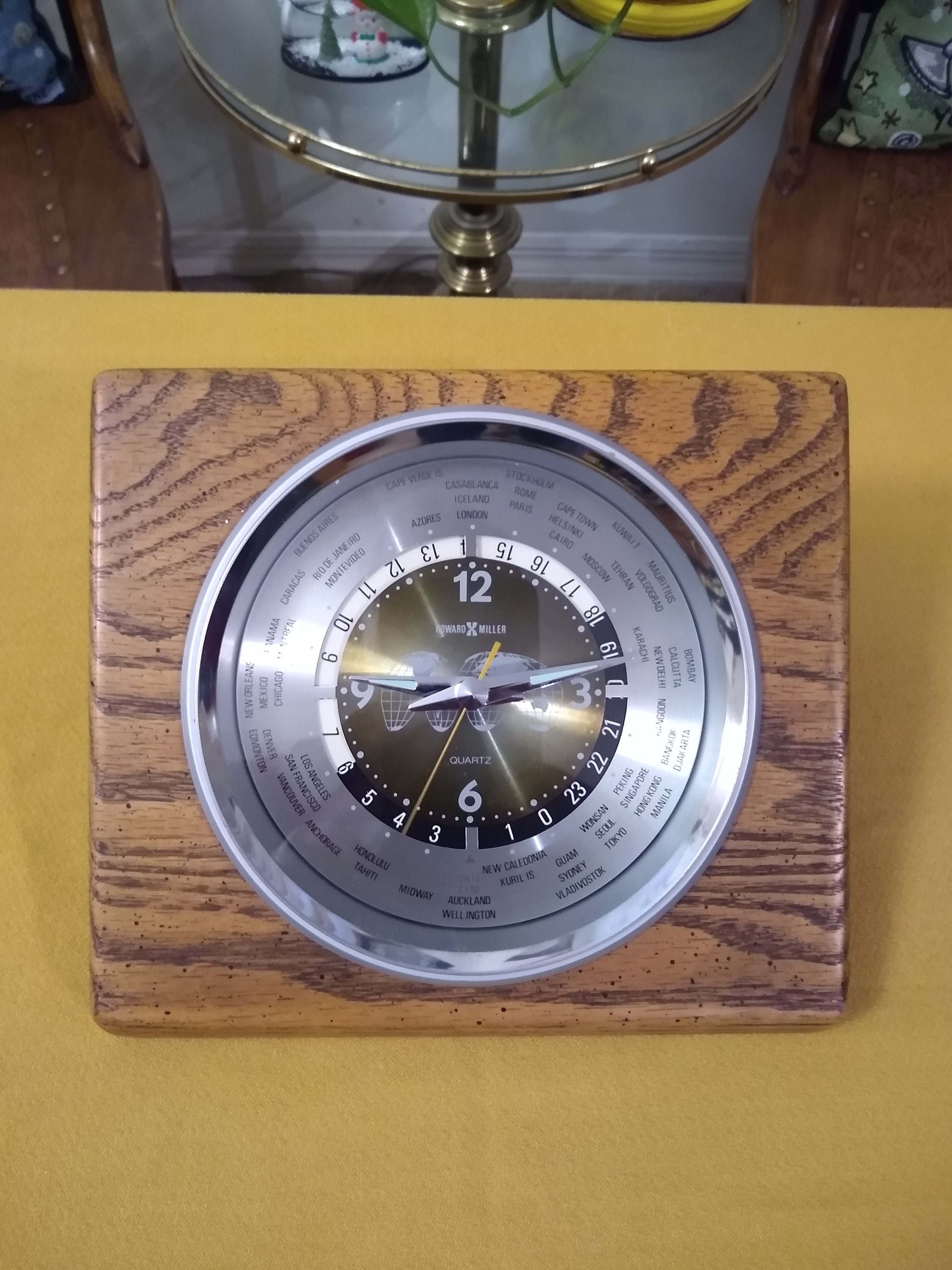 Howard Miller World Time Desk Clock Mod. 622300 Oak Case W