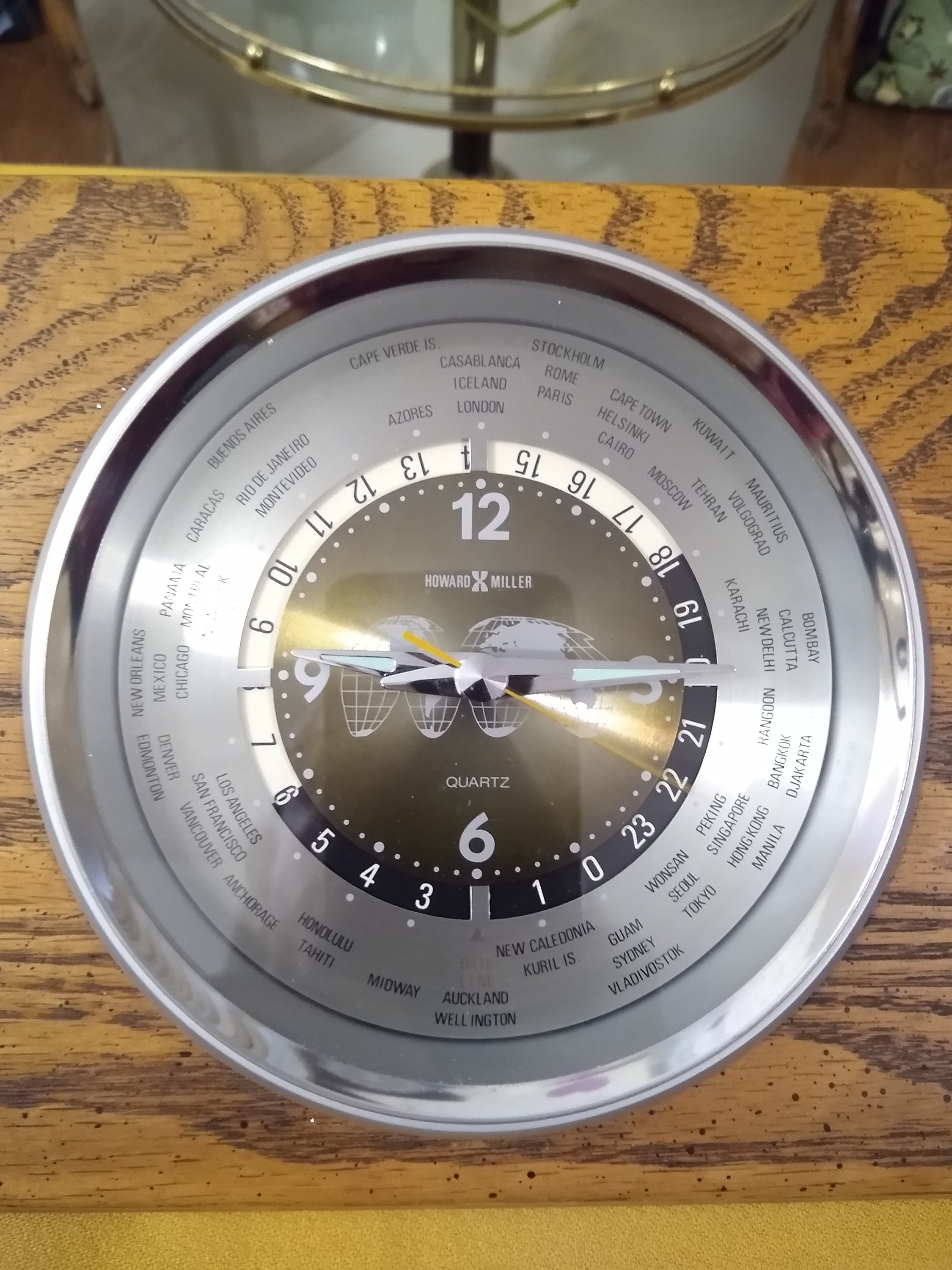 Howard Miller World Time Desk Clock Mod. 622300 Oak Case W