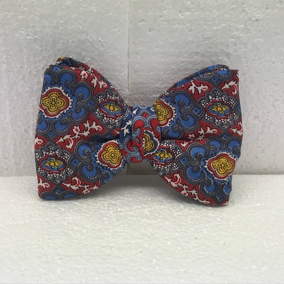 Vintage Men's Bow Tie 1970's Blue Patterns Colorfu