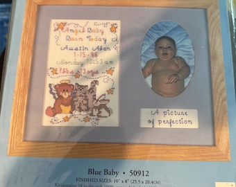 Kit de punto de cruz Candamar Designs Special Memories Blue Baby #50912 — Sellado vintage — Tamaño final 10" x 8"
