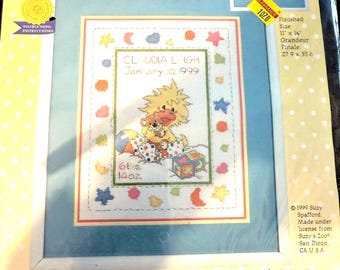 Kit de punto de cruz vintage "El Zoológico de la Pequeña Suzy": Anuncio del nacimiento de Witzy (1999). Tamaño final: 28 x 35 cm.