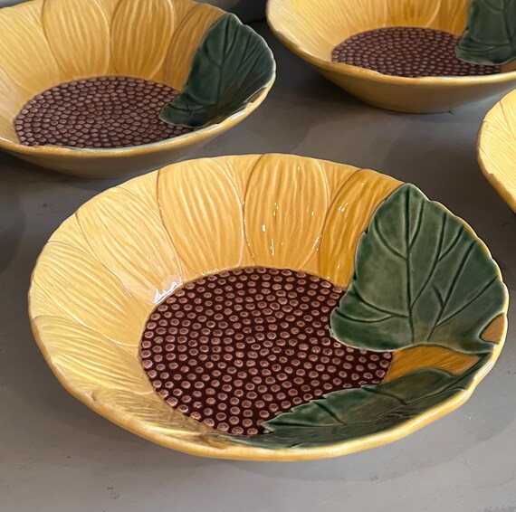 Bordallo Pinheiro Mojolica Sunflower Multiple Sizes Bordallo Pinheiro Mojolica Sunflower Multiple Sizes