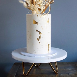 Stylish hairpin cake stand - wedding hairpin leg cake stand - Acrylic cake platform - modern cake stand - birthday cake display - Pinnacle