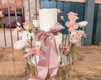 The Floral Crown - Flower stand - Floral arrangements - Fresh flowers - Floral wedding cake - Cake flowers - Flower cake stand