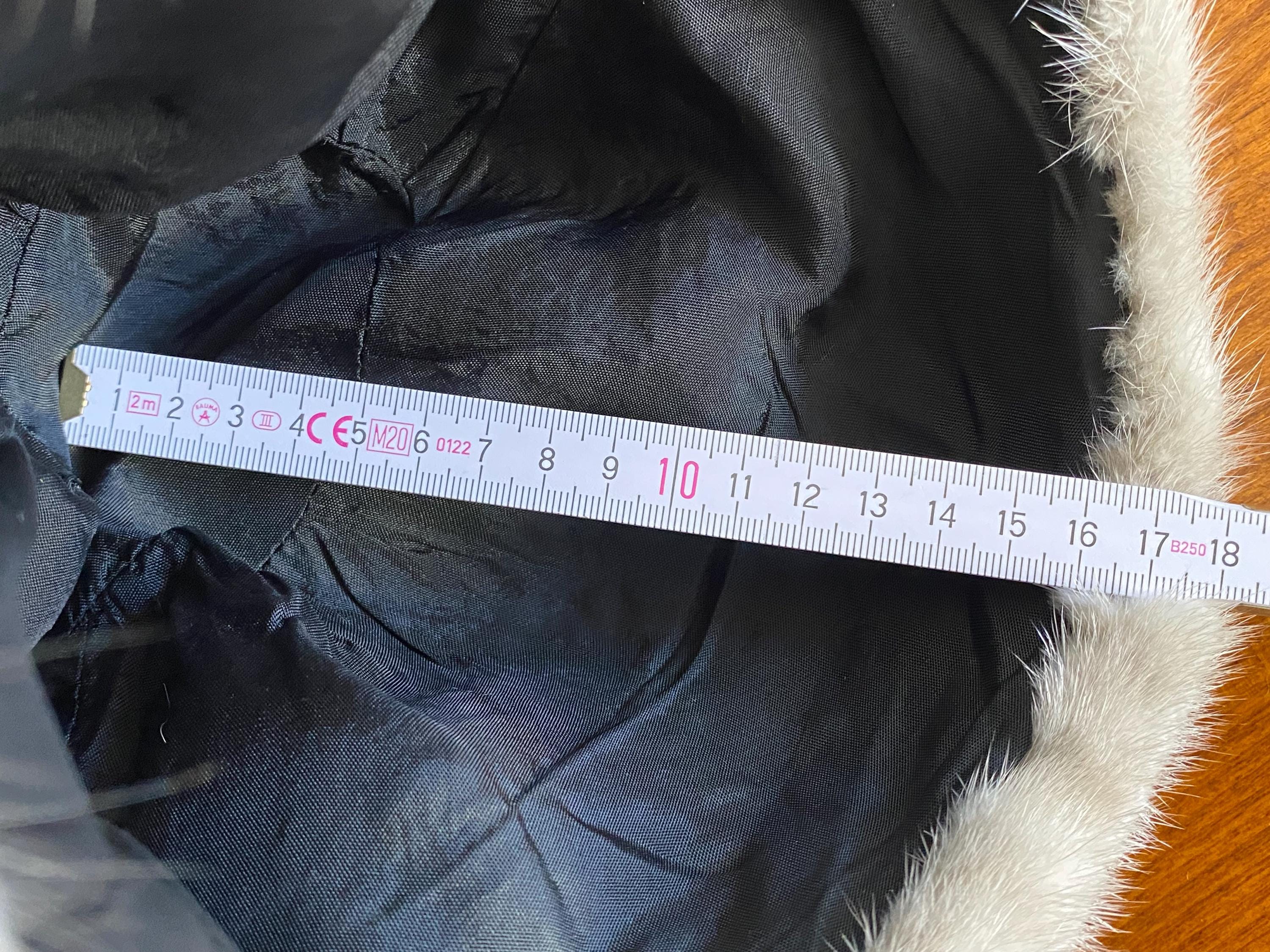 Bonnet Col En Cachemire Et Fourrure Vison – Couleur Sable Foncé, Taille M, Fait Main Grèce
