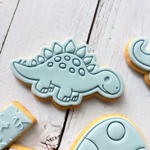 Dinosaur theme birthday party fondant iced sugar cookies individually wrapped image 16