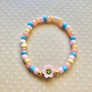 Flower power kids bracelet | kids bead bracelet