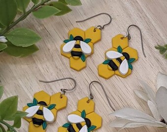 Bee earrings, clay earrings, botanical earrings, polymer clay earrings, titanium earrings, honeycomb earrings, gift for bee lovers, handmade