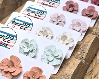 Flower stud earring, polymer clay stud, titanium earrings, jewlery for her, hypoallergenic earrings, floral jewelry