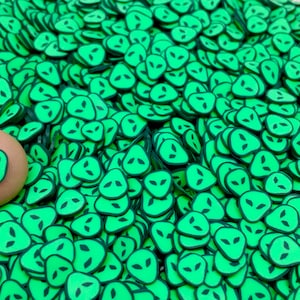 Alien Head Fimo Slices - Polymer Clay Sprinkles for Slime, Decoden, or Resin Inclusions - Green Aliens Fimos