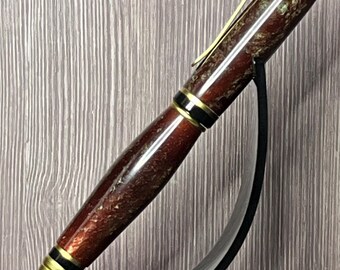 Pluma estilo cigarro Executive Twist - Acrílico - "Nubes de kiwi" con detalles en oro satinado