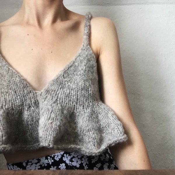 Ruffle Bralette for Women - Beginner Knitting Pattern - Knit Crop Top, Ruffle Top, Summer Knitting, Loungewear, Ruffle Bralette Bikini Top