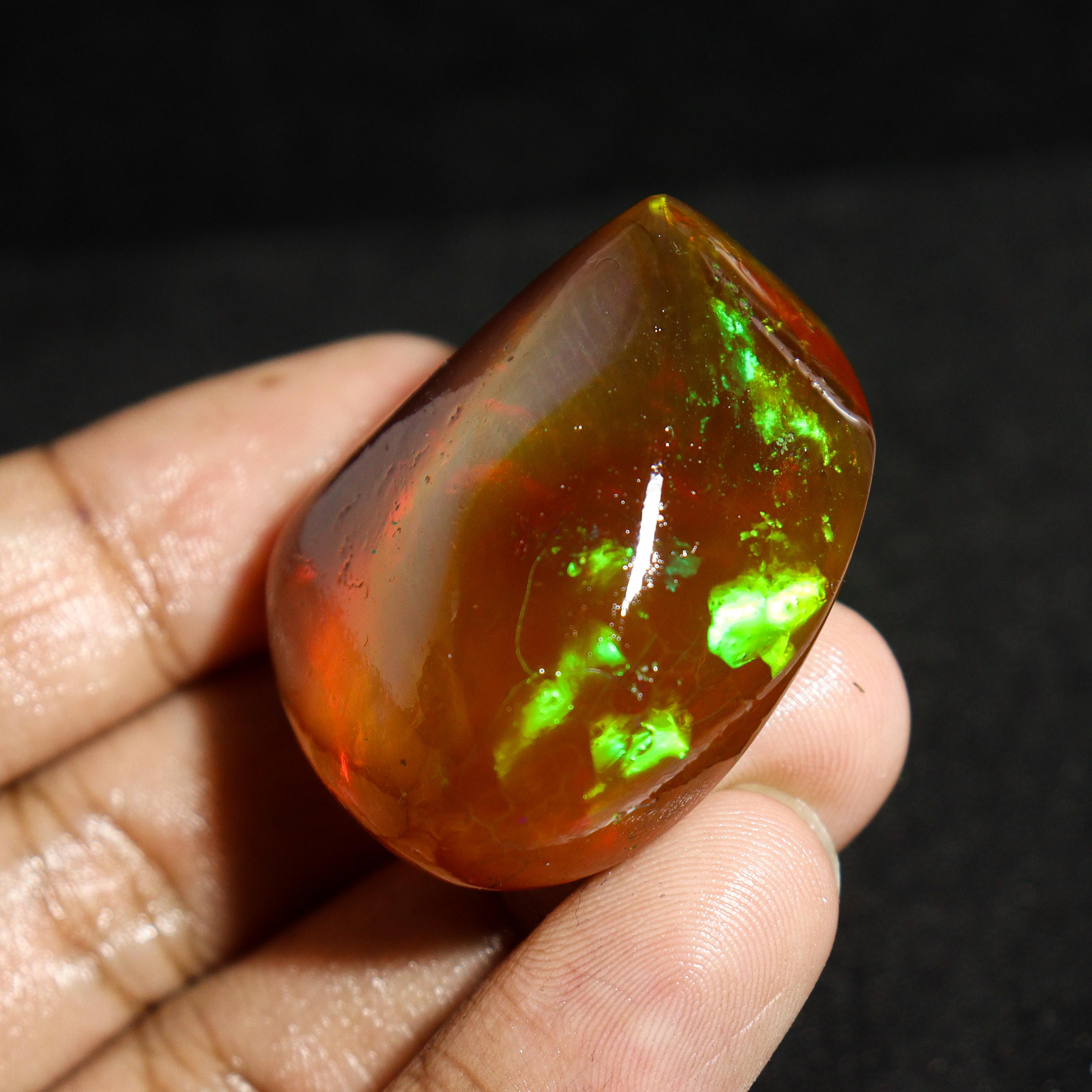 エチオピア産ハニカムファイアオパール標本：原石展示、10月の誕生石