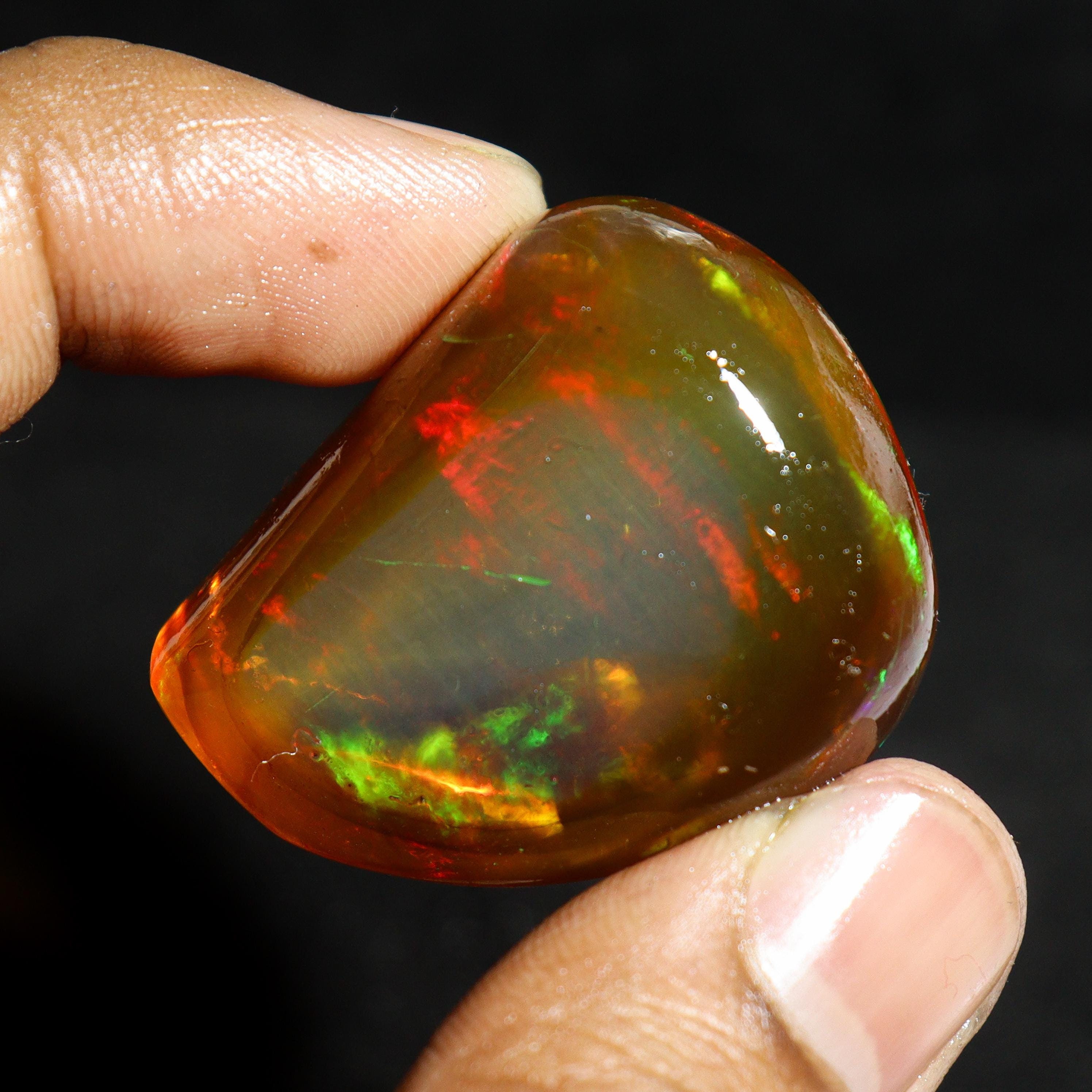 エチオピア産ハニカムファイアオパール標本：原石展示、10月の誕生石