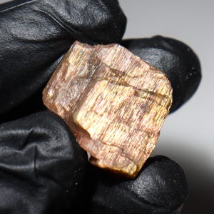Sunstone Rough - 35.00 Ct / 22x21x10 MM - Natural Tanzania Sunstone Raw Crystal Collector's Mineral for Display, Healing, Sunstone Gemstone
