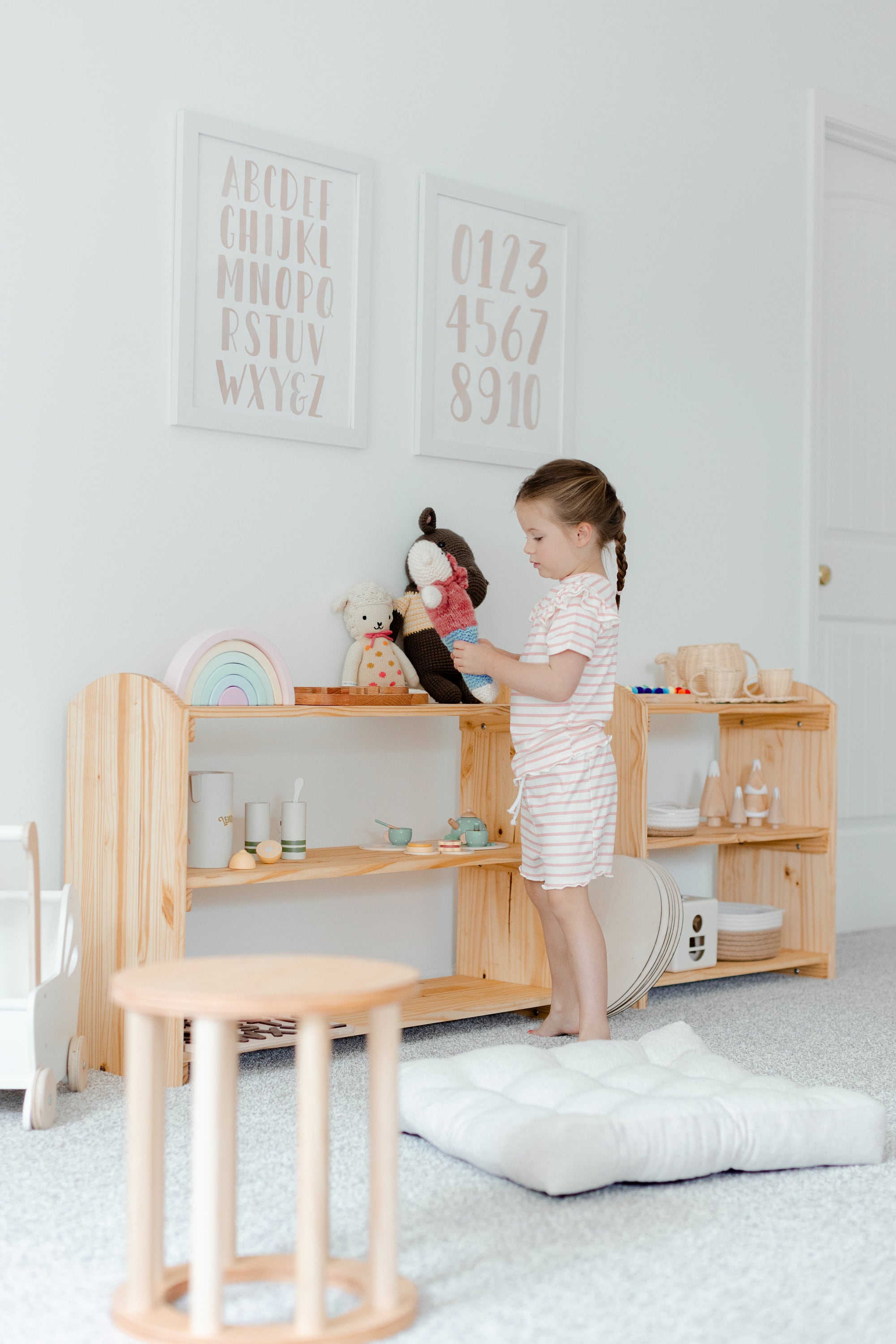モンテッソーリおもちゃ棚、木製幼児用おもちゃ棚、美しいおもちゃ収納