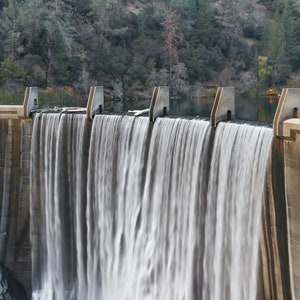 LAKE CLEMENTINE DAM