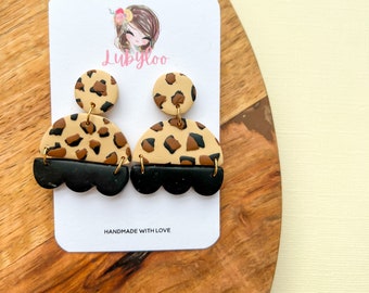 Pretty leopard print black detail lightweight dangle earrings