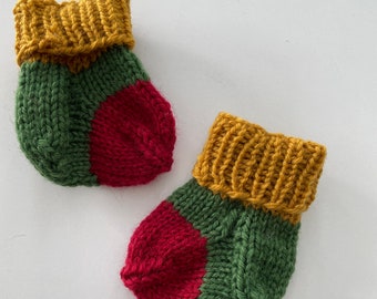 Wool Hand knit baby newborn socks, green yellow red colors, 0 - 1 months, baby socks, premium quality yarn, handmade 100 pc wool.