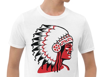 INDIAN Classic Unisex T-shirt met korte mouwen. Chippewa Indiaan van vintage luciferdooslabel. Amerikaans patriot t-shirt.