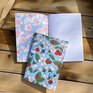Libreta de cerezas y flores, A5 rayada, diseño y hecho a mano en Grecia, diario, bloc de notas, tapa de cartón