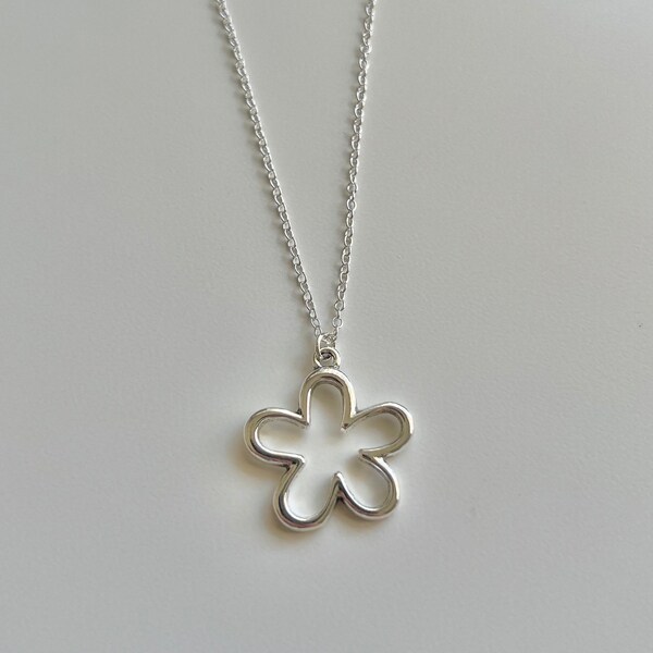 Silver Flower Chain Necklace | Hippie Flower Necklace| hippie necklace | flower jewelry | hippie jewelry | summer jewelry