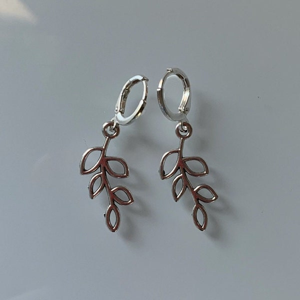 Leaf earrings | vine earrings | leaf charm earrings | plant earrings | plant jewelry | hippie jewelry | summer jewelry | summer earrings