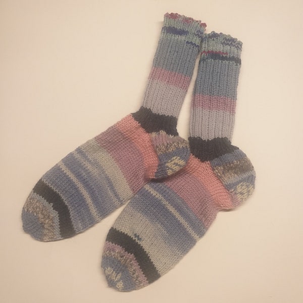 Selbstgestrickte Socken Größe 38 / 39