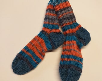 Selbstgestrickte Socken Größe  22 / 23