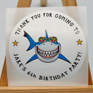 Coole haai, bedankt stickers verjaardagslabels, gepersonaliseerde feestartikelen, viering, bedankt, gepersonaliseerd, aangepaste labels kinderen, feest